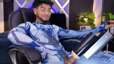 Tommy Dubois online show from November 28, 4:48 am