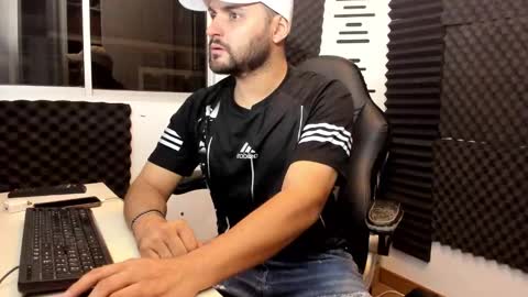 tommmycortez online show from November 1, 2:37 am