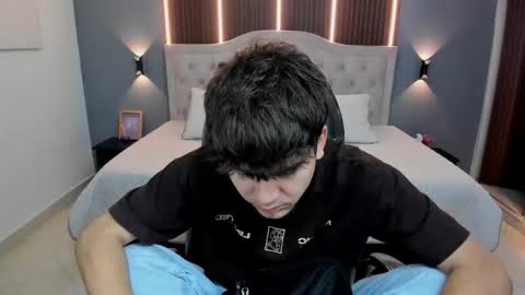 Tommy  online show from December 3, 3:45 am