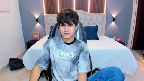 Tommy  online show from April 8, 3:51 am