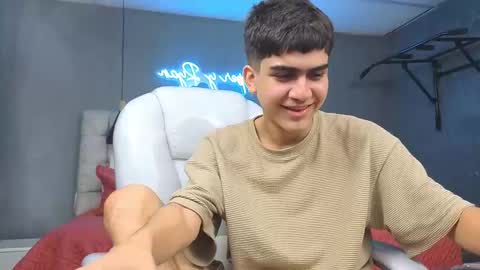 Tommy  online show from February 20, 6:39 am