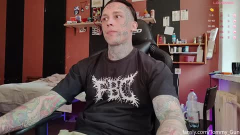 Tommy and Katana online show from December 6, 11:11 am