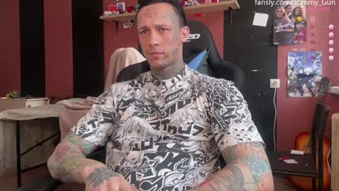 Tommy and Katana online show from December 18, 8:53 am