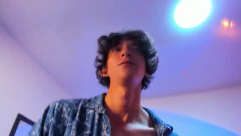 Snapshot of tommy_belline chatting on October 14, 3:35 am TOMMY BELLINE online show from October 14, 3:35 am