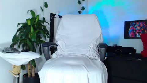 tommy online show from December 11, 3:47 am