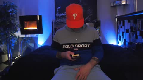 Tommy online show from December 19, 8:24 am