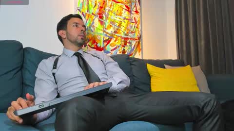 tommy_raym0ndg online show from December 19, 8:28 pm