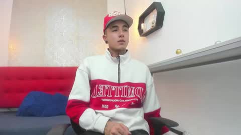 tommy_will online show from December 23, 3:48 am