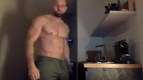 Thomas Fit online show from March 8, 1:04 am