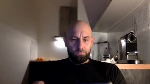 Thomas Fit online show from December 16, 6:43 am