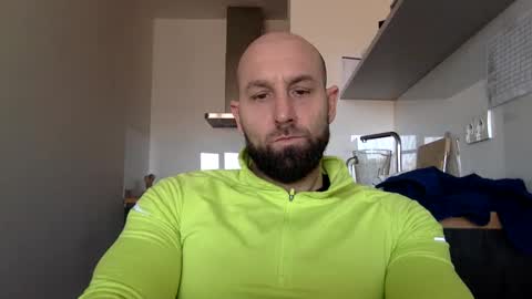 Thomas Fit online show from December 5, 9:06 am