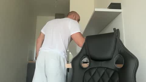 Thomas Fit online show from October 4, 9:14 am