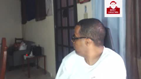Snapshot of toni2814 chatting on December 17, 2:12 am Antonio online show from December 17, 2:12 am