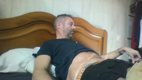 Snapshot of tonio358965 chatting on October 10, 12:32 pm tonio358965 online show from October 10, 12:32 pm