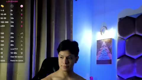 tony_petrov online show from July 10, 5:22 am