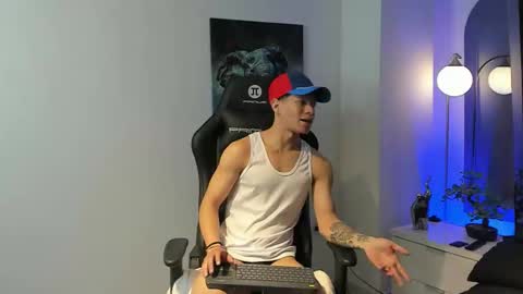 tony_petrov online show from November 24, 11:44 am