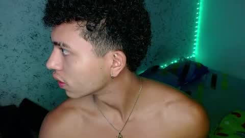 tonydesire_ online show from June 28, 9:21 pm