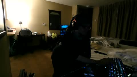 topplesstable18075 online show from December 28, 1:50 am