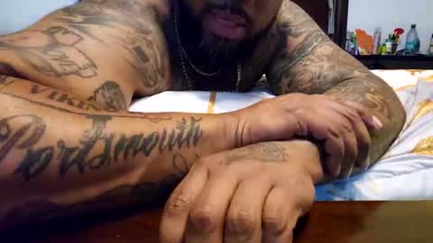 Snapshot of totalpackage2001 chatting on November 1, 7:12 am totalpackage2001 online show from November 1, 7:12 am