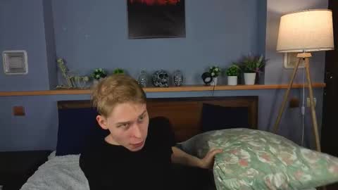 Max online show from February 4, 9:04 am