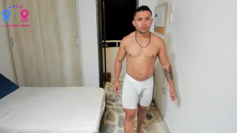 travis bakerr online show from November 18, 11:26 pm