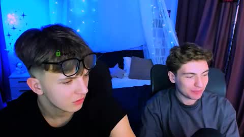 Travis online show from December 13, 8:48 pm