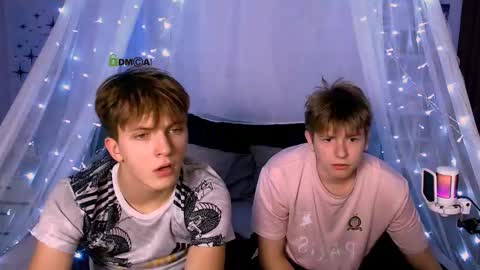 Travis online show from October 1, 8:13 pm