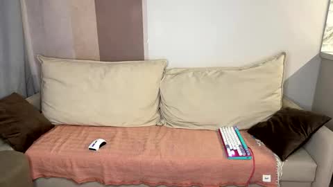 travisrivas online show from April 11, 4:08 am