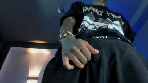 TRAV - INDEPENDENT MODEL online show from November 21, 5:17 am