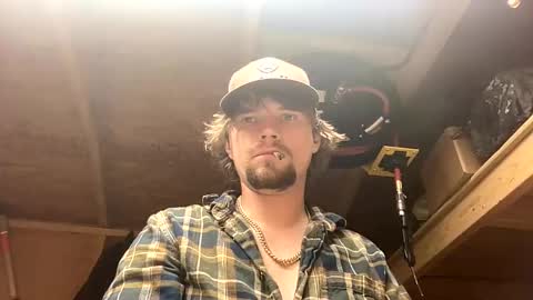 treeman817 online show from April 7, 4:40 pm