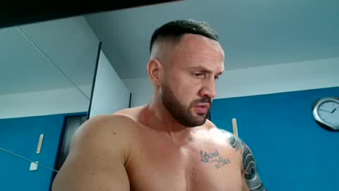 Snapshot of tridentmuscles chatting on February 1, 11:48 pm tridentmuscles online show from February 1, 11:48 pm