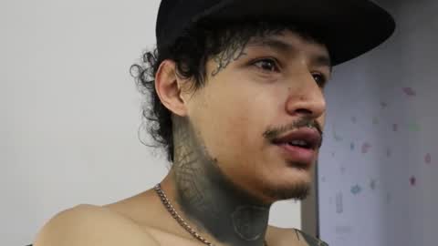 - trieone online show from October 26, 2:02 am