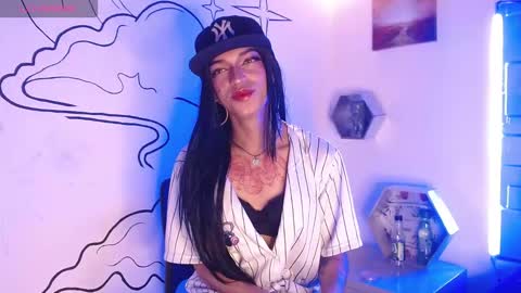 trinity_knox online show from December 1, 4:43 pm