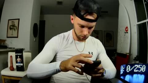 Snapshot of troy_greenxo chatting on March 3, 3:17 am Troy Green online show from March 3, 3:17 am