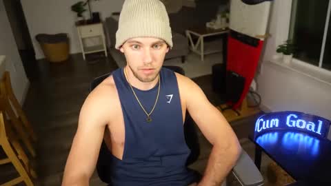 Snapshot of troy_greenxo chatting on February 17, 3:36 am Troy Green online show from February 17, 3:36 am