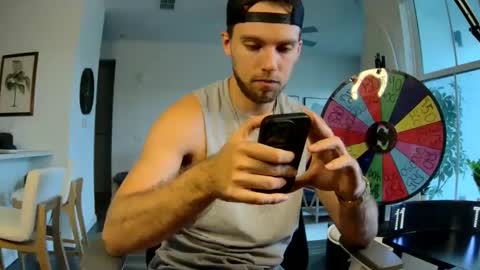 Snapshot of troy_greenxo chatting on September 16, 9:04 pm Troy Green online show from September 16, 9:04 pm