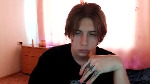 Emilum online show from February 2, 4:37 am