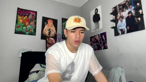 tuenkim_ online show from December 23, 5:06 am