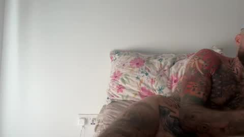 Tuhands online show from July 15, 9:16 am