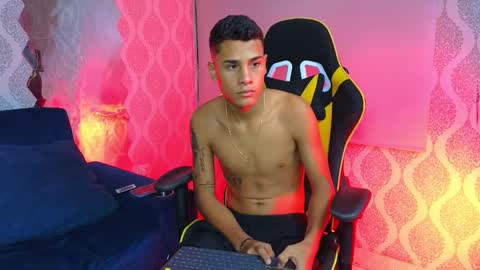 Snapshot of twink_davidx chatting on September 20, 8:53 pm Dani online show from September 20, 8:53 pm