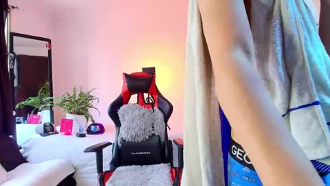 Snapshot of twink_sebas_ chatting on October 11, 7:07 pm Bad boy sebastian online show from October 11, 7:07 pm