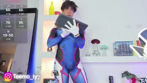 Snapshot of twink_teemo chatting on September 13, 10:11 pm twink_teemo online show from September 13, 10:11 pm
