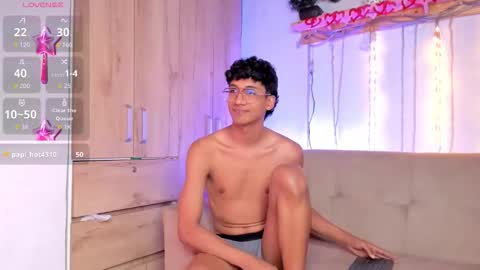 twinksboys_23 online show from March 9, 4:34 pm