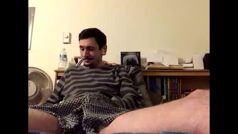 TwinkyMcgee online show from November 17, 6:16 am