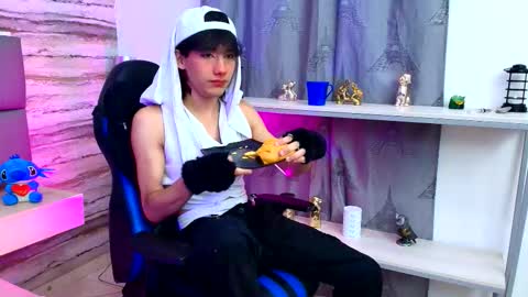    online show from October 19, 9:51 pm