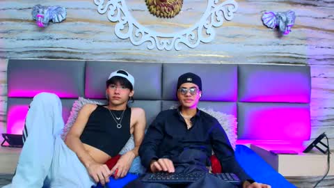    online show from October 3, 8:25 pm