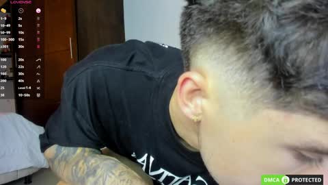 twintease online show from April 9, 8:37 pm