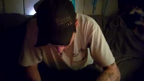 Snapshot of twistedblizzy chatting on December 13, 8:37 pm TwistedBlizzy online show from December 13, 8:37 pm