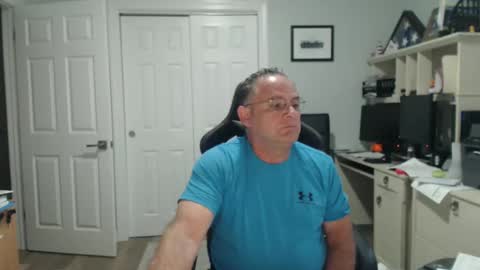 Twopeopleinlove online show from October 1, 10:08 am