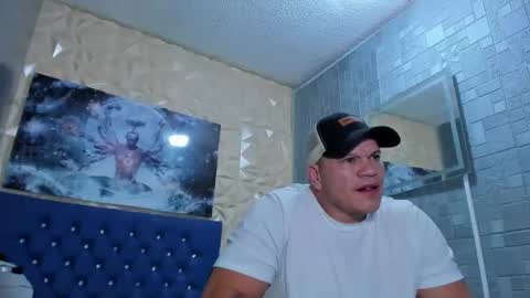 Tyleer Scot online show from May 8, 8:20 pm